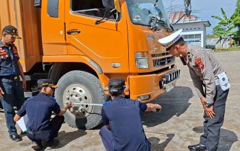 Kolaborasi Efektif: Ditlantas Polda Sulbar dan BPTD Sukses Kendalikan Kendaraan Over Load