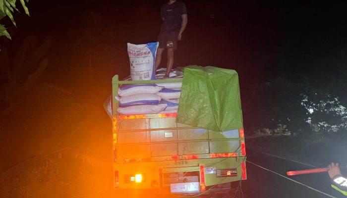 Percobaan Penyelundupan Pupuk Subsidi Berhasil Digagalkan PJR Ditlantas Polda Sulbar   
