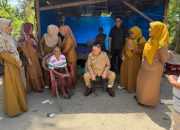 Wagub Sulbar Kunjungi Warga Kurang Mampu Tinggal di Gubuk Tak Layak Huni   