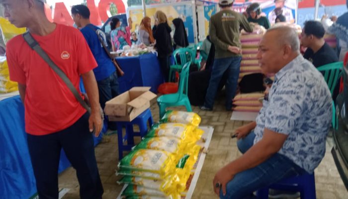 Pasar Murah Dinas Ketapang Sulbar di Stadion Manakarra, Harga Beras Mulai Alami Penurunan