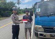 Jelang HUT RI, Sat PJR Ditlantas Polda Sulbar Tebar Semangat Nasionalisme di Jalan Raya
