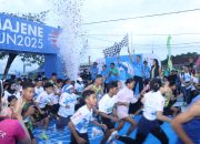 Kapolres Majene Resmi Lepas Peserta Majene Run 2025 di Stadion Prasamya Mandar   
