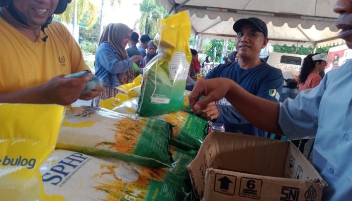 Meriahkan HUT RI ke-80, Pemprov Sulbar Gelar Gerakan Pangan Murah di Mamuju   