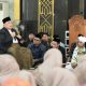 Kebersamaan yang Indah, Wagub Sulbar Jadi Saksi Akad Nikah Anak Imam Masjid Syuhada Polewali   