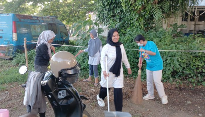 Jumat Bersih dan Olahraga Bersama, Dinas Kominfo Sulbar Bangun Budaya Gotong Royong di Lingkungan Kerja