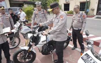 Kapolda Sulbar Pastikan Kesiapan Armada Dinas Polres Polman Demi Pelayanan Prima   