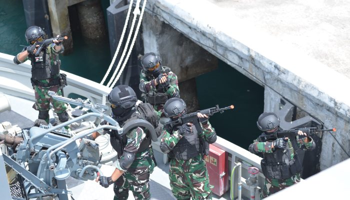 Latih Kemampuan Prajurit, Lanal Mamuju Gelar Latihan Pembebasan Sandra    