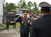 Tabur Bunga di TMP, Kapolda Sulbar: Jasa Pahlawan Takkan Pernah Terlupa