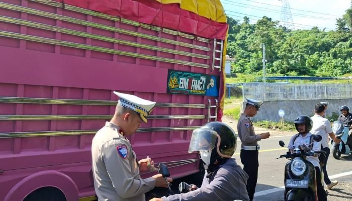 Operasi Zebra Marano Jaring Pelajar SMP di Mamuju, Polisi Beri Edukasi Keselamatan   