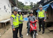 Polantas Polda Sulbar Gencarkan Sosialisasi dan Bagikan Brosur Tertib Berlalu Lintas