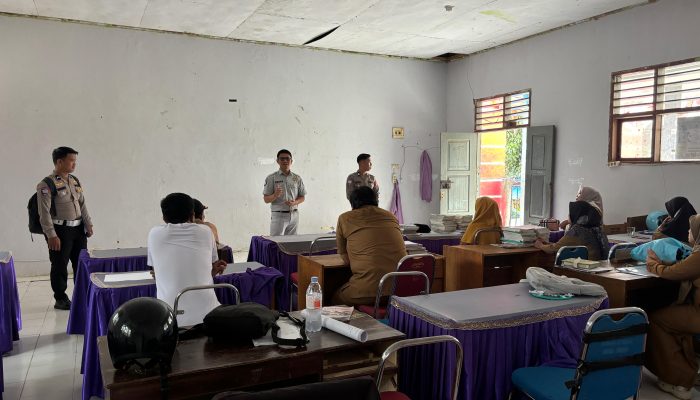 Sosialisasi “Bulan Tertib Helm” Ditlantas Polda Sulbar Bersama Jasa Raharja Sasar Pelajar di SMAN 2 Kalukku