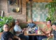 Pertemuan Lintas Generasi: Suhardi Duka dan Anwar Adnan Saleh Bahas Kesinambungan Pembangunan Sulbar