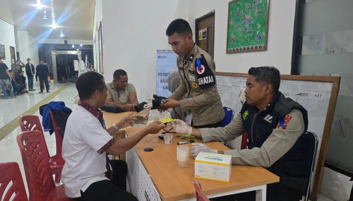 Maksimalkan Target Ops Keselamatan, Polda Sulbar Berikan Layanan Kesehatan Bagi Driver Lintas Kota