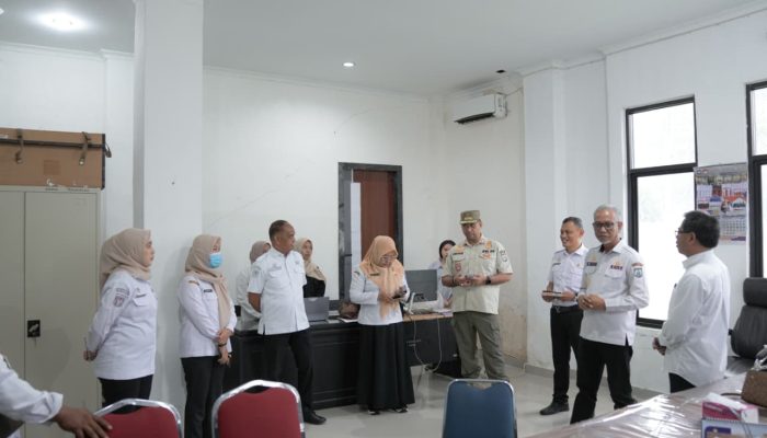 Usai Serahkan SK, BKPSDM Pantau Kinerja Plt Eselon III