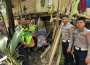 Peduli Korban Kebakaran, Ditlantas Polda Sulbar Sambangi Kakek Rasil di Polman Lewat Program Polantas Mappatulung