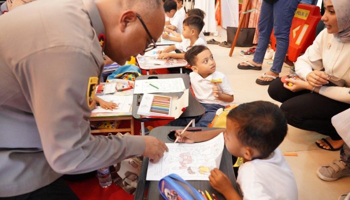 Kapolda Sulbar Dukung Kreativitas Anak-anak dalam Lomba Menggambar dan Puisi di Kampanye Keselamatan Berlalu Lintas