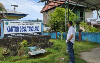 Kadis KominfoSS Inspeksi Objek Penerima Bantuan Internet SULBAR Digital di Desa Tabolang