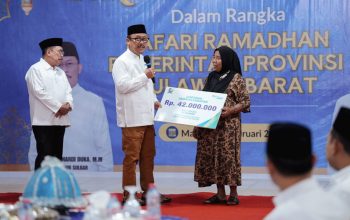Di Majene, Gubernur SDK Bagikan 1.000 Paket dan Sampaikan Alokasikan Rp50 Miliar Untuk Pembangunan