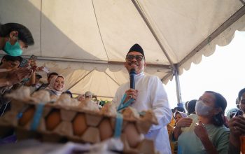 Warga Antusias Sambut Pasar Murah Pemprov Sulbar, Harga Beras dan Telur Dipangkas Gubernur hingga 30 persen