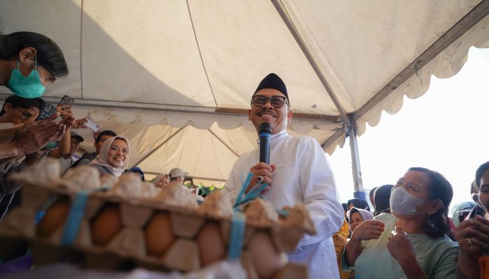 Warga Antusias Sambut Pasar Murah Pemprov Sulbar, Harga Beras dan Telur Dipangkas Gubernur hingga 30 persen