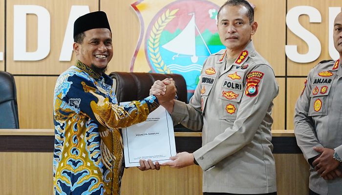 Terima Rapor Penilaian Ombudsman, Polda Sulbar Komitmen Tingkatkan Pelayanan Publik   