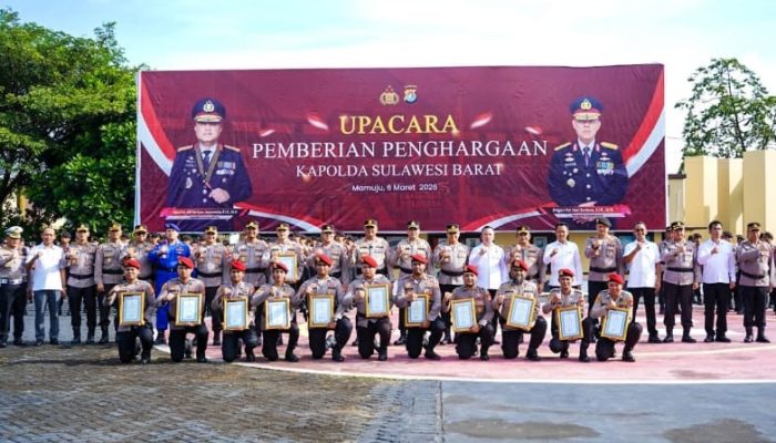Ungkap 15 Kasus Curanmor,11 Personel Polresta Mamuju Borong Penghargaan Dari Kapolda Sulbar   