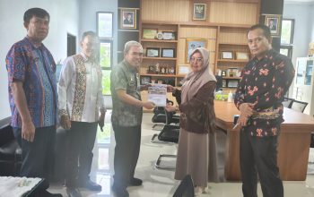 Perkuat Akuntabilitas, Inspektorat Sulbar Serahkan Laporan Hasil Audit kepada DLHK