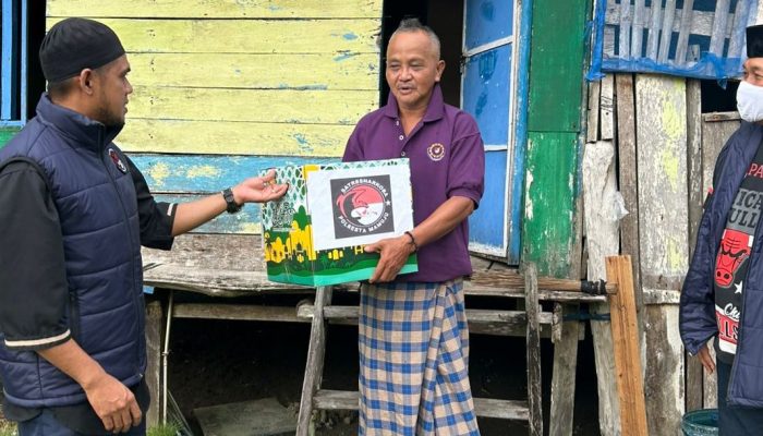Berkah Ramadhan, Satnarkoba Polresta Mamuju Bagikan Puluhan Paket Sembako
