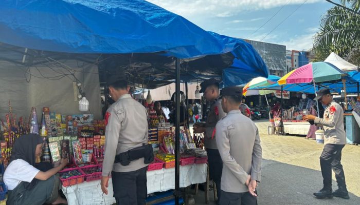 Jaga Kamtibmas Jelang Idul Fitri, Ditbinmas Polda Sulbar Himbau Pedagang Petasan Lewat Operasi Ketupat   