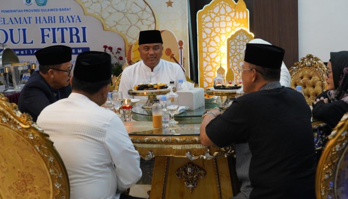 Pererat Silaturahmi di Hari Kemenangan, Kapolda Sulbar Kunjungan Halal Bi Halal ke Rujab Gubernur