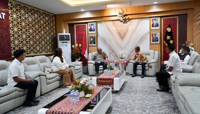 Kapolda Sulbar dan Ketua PSI serta Kadin Sulbar, Bahas Upaya Kesejahteraan Masyarakat di Tengah Komplik Global