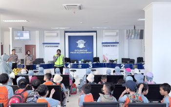 Polisi Sahabat Anak, Ditlantas Polda Sulbar Tanamkan Budaya Tertib Lalu Lintas Sejak Dini   