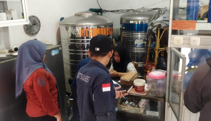 Lindungi Konsumen, Koperindag Sulbar Tertibkan Depot Air Minum Isi Ulang