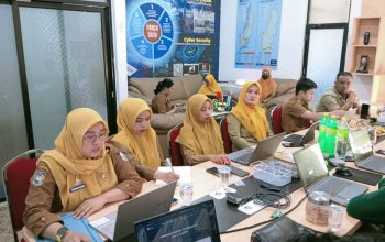 Kadis Kominfo Sulbar Dorong Pengembangan Fitur Website: Pelayanan Publik Kini dalam Genggaman Digital