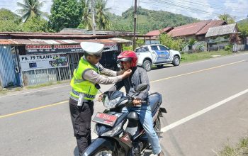 Jaga Keamanan dan Ketertiban, Polantas Polda Sulbar Lakukan Pengaturan dan Edukasi Lalu Lintas Menyeluruh di SD Inpres Auni Kalukku