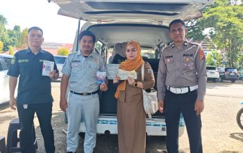 UPTD Samsat Mamuju Maksimalkan Layanan Samkel, 9 Kendaraan Terlayani di Kawasan Kantor Gubernur