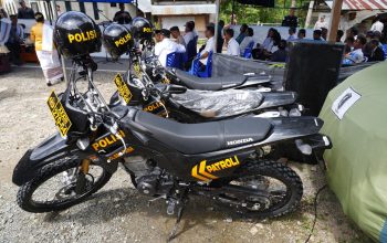 Maksimalkan Layanan di Wilayah Terpencil, Kapolda Sulbar Serahkan Kendaraan Operasional untuk Polsek Pana   