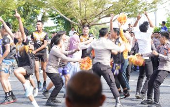 Grand Final Pertandingan Bola Voli Satker Polda Sulbar: Brimob dan Polres Mateng Beradu Sengit Rebut Gelar Juara    