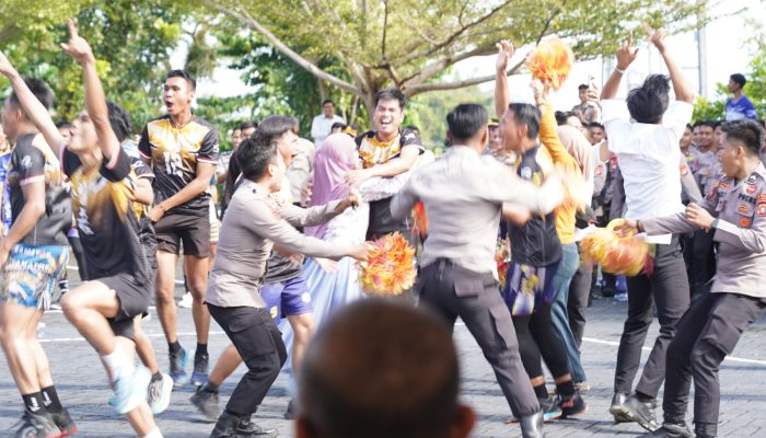 Grand Final Pertandingan Bola Voli Satker Polda Sulbar: Brimob dan Polres Mateng Beradu Sengit Rebut Gelar Juara    