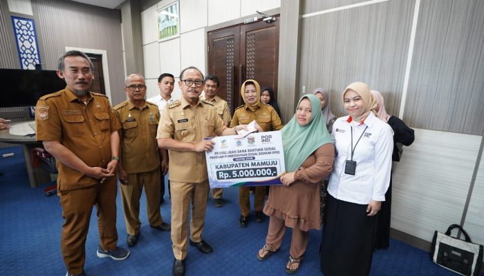 200 Keluarga Miskin di Sulbar Terima Bantuan Usaha Rp5 Juta dari Gubernur SDK, Target 300 Lagi