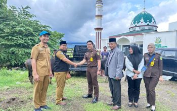 Pererat Silaturahmi, Pemprov Sulbar Serahkan Sapi Kurban Kepada Kejati Sulbar
