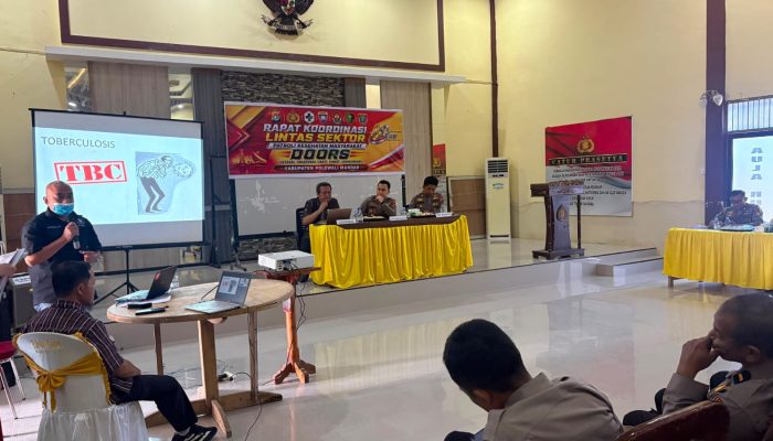 DKPPKB Sulawesi Barat Perkuat Kolaborasi dengan Polda Sulbar untuk Percepatan Penanganan TBC   