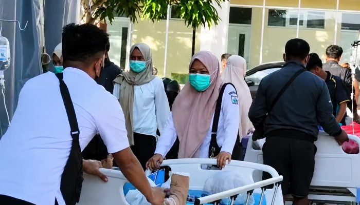 Sigap dan Responsif, RSUD Sulbar Evakuasi Pasien ke Area Aman Pascagempa Palu