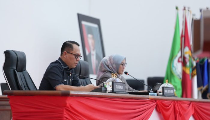Sekprov Hadiri Paripurna, Tanggapi Pandangan Fraksi DPRD Sulbar