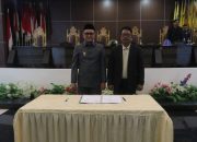 MoU Ranperda Pertanggungjawaban Pelaksanaan APBD Kabupaten Mamuju Tahun Anggaran 2025 Resmi Ditandatangani