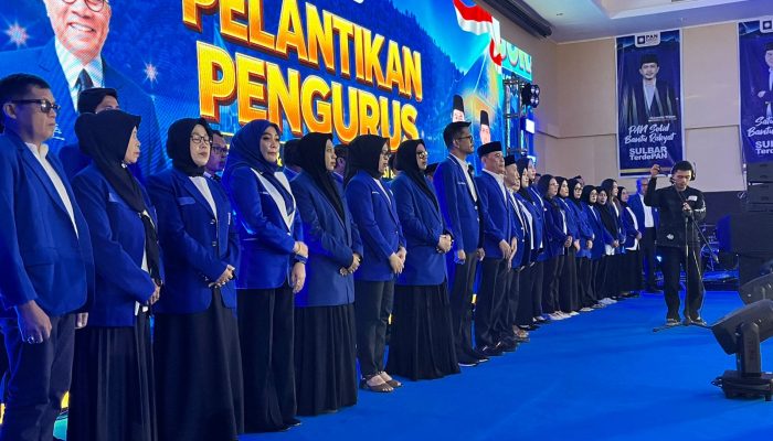 Sulkifli Hasan Resmi Lantik Pengurus DPW dan DPD PAN se-Sulbar