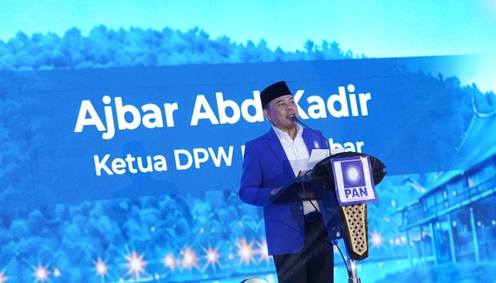 Di Pelantikan DPW dan DPD PAN se-Sulbar, Ajbar Beberkan Target Menang Pemilu 2029