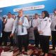 Bupati Mamuju Dampingi Zulhas Salurkan 5 Ton Beras kepada 500 Warga