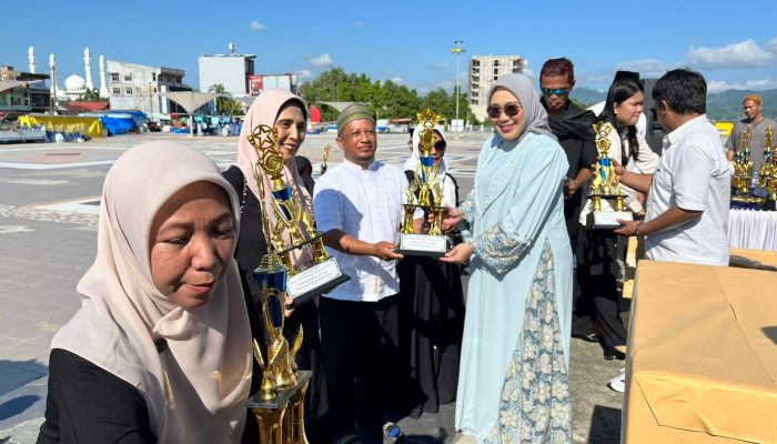 Semarakkan Hari Jadi Mamuju ke-486, Pemkab Mamuju Gelar Pawai Ta’aruf 