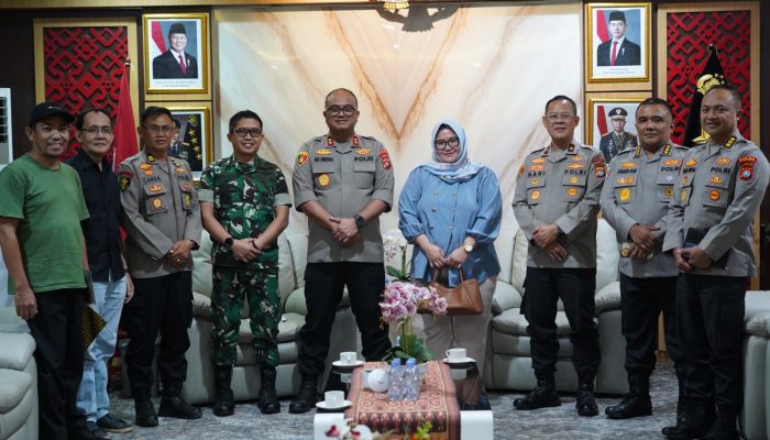 Kapolda Bersama Kadin Sulbar dan Korem 142 Perkuat Sinergi Sukseskan Festival Rakyat Nusantara 2026   